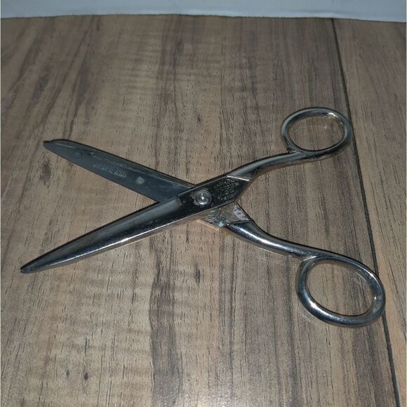 Vintage Radiant Golden Age Rustless Scissors - by Richards of Sheffield England. - Picture 2 of 8